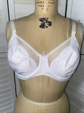 Vintage 60s White Bullet Bra 34D Back Closure Retro Underwire